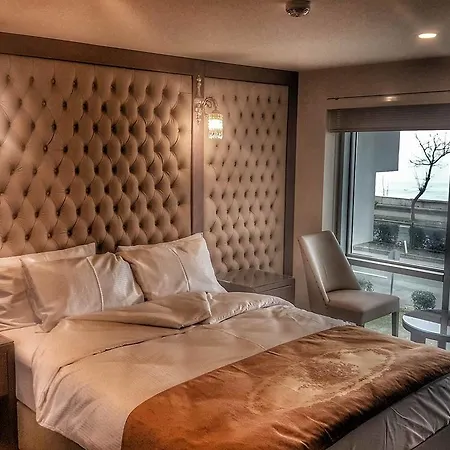 Nana Hotell 4*